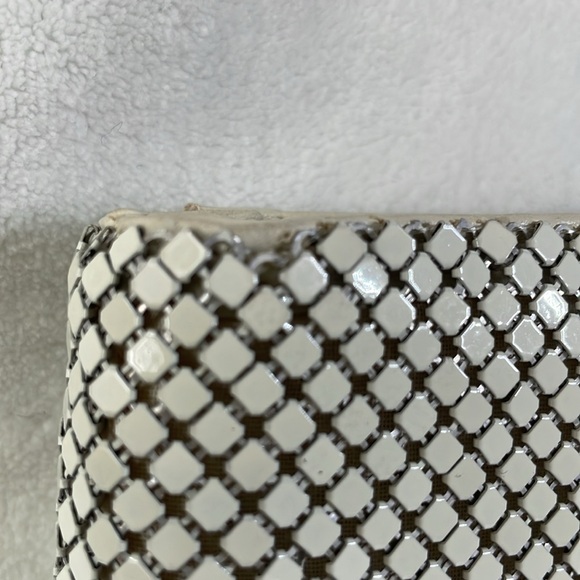 🪸 Vintage Whiting & Davis White Metal Mesh Clutch - Picture 12 of 12